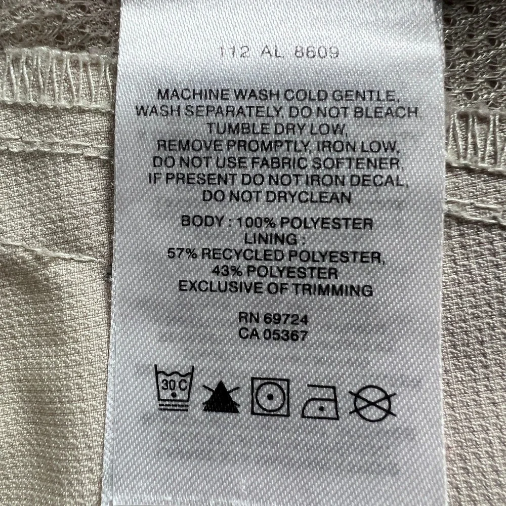 Columbia Womens Size 2 Capri Pants Tan Khaki Hiking Outdoor Roll Up‎ AL8609